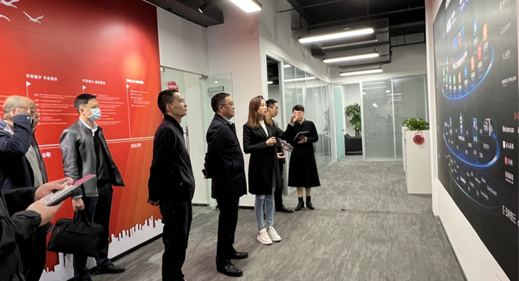 成都市青羊区副区长龚昌华一行领导莅临304am永利集团官网集团四川公司调研指导